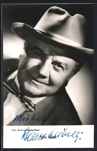AK Schauspieler Hans Leibelt mit Hut im Porträt mit Autograph