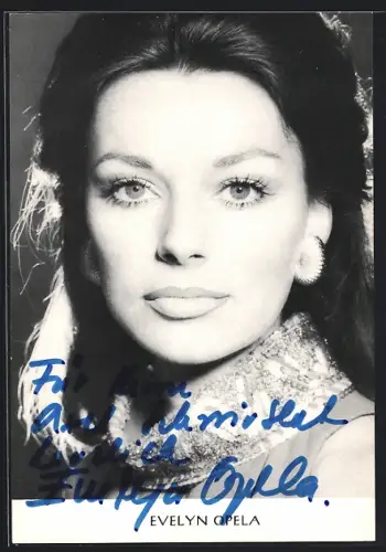 AK Evelyn Opela, Portrait, Autograph