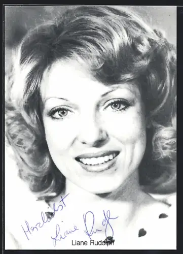 AK Liane Rudolph lächelt, Autograph