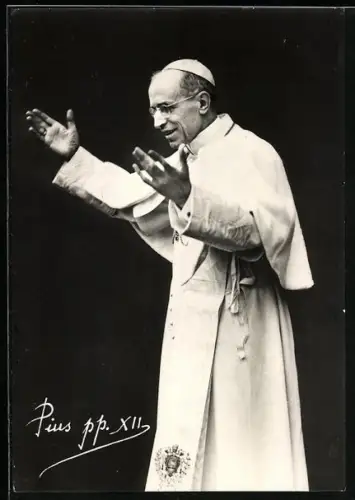 AK Roma, Papst Pius XII. in weisser Robe