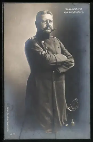 Foto-AK Paul von Hindenburg in Uniform mit Säbel und EK Band