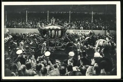 AK Westminster, Couronnement de la Reine Elizabeth II. von England, La Carrosse Royal après la Cérémonie de l`Abbaye
