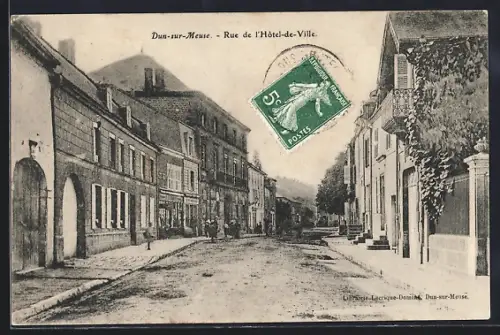 AK Dun-sur-Meuse, Rue de l`Hôtel-de-Ville, Strassenpartie