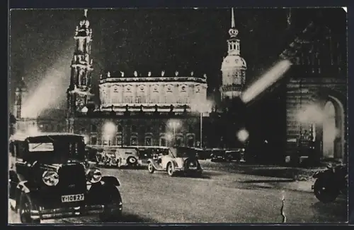 Foto-AK Dresden, Platz in nächtlicher Beleuchtung