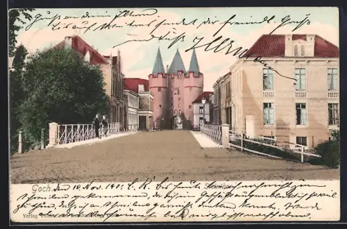 AK Goch, Strassenpartie mit Brücke und Turmtor