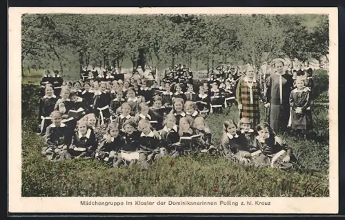 AK Polling / Obb., Kloster der Dominikanerinnen z. hl. Kreuz, Mädchengruppe auf einer Wiese