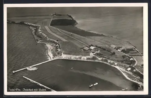 AK Insel Oie, Inselhof mit Hafen vom Flugzeug aus