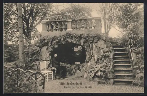 AK Cannstatt, Villa Seckendorff, Partie im Garten, Grotte