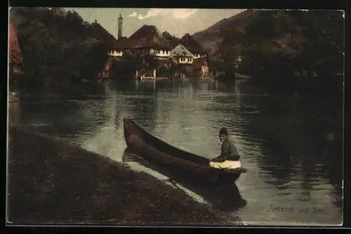 AK Jesero, Blick zum Ort vom See aus, Mann im Ruderboot