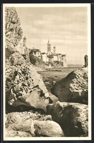 AK Rab /Dalmacija, Strand mit Blick auf den Ort