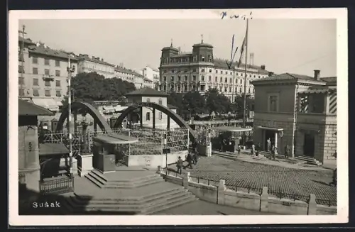 AK Susak, Blick auf eine abgesperrte Brücke