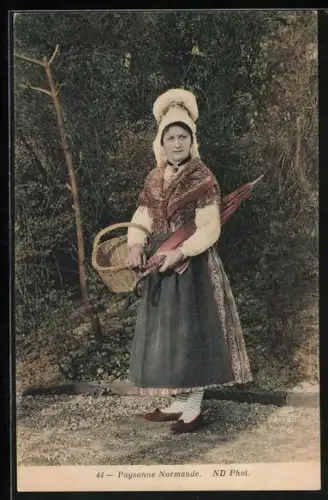 AK Paysanne Normande, Frau in Tracht