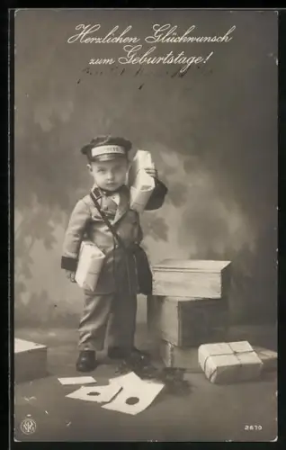 AK Kleiner Page mit Geburtstagsglückwünschen und Geschenkpaketen