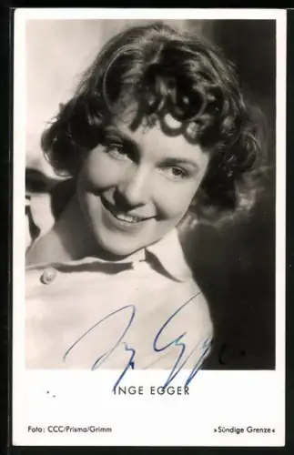 AK Schauspielerin Inge Egger lächelt, Autograph