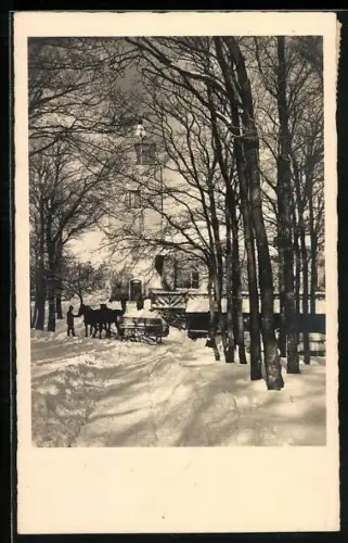 AK Schutzhaus am Hohen Lindkogel im Schnee