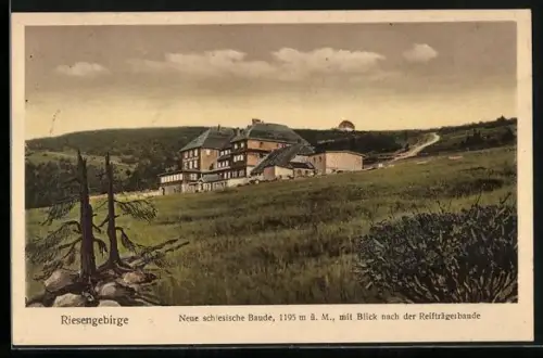 AK Neue schlesische Baude mit Blick nach der Reifträgerbaude, Riesengebirge