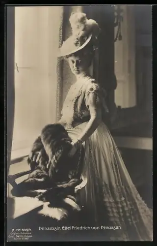 AK Prinzessin Eitel Friedrich von Preussen mit Muff