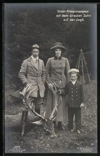 AK Kronprinz Wilhelm von Preussen mit Sohn und Cecilie nach der Hirschjagd