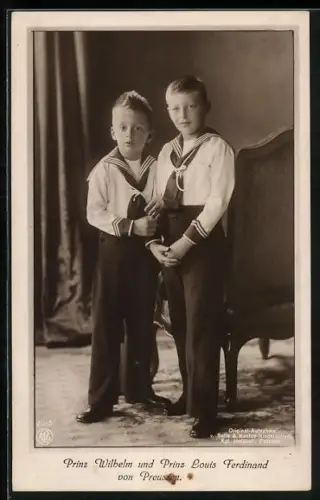 AK Prinz Wilhelm und Prinz Louis Ferdinand von Preussen in Matrosenanzügen