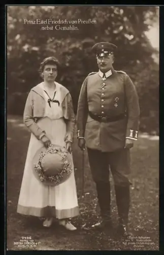 AK Prinz Eitel Friedrich von Preussen in Uniform mit seiner Gemahlin