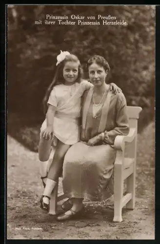 AK Prinzessin Oskar von Preussen mit ihrer Tochter Prinzessin Herzeleide