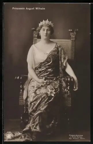 AK Prinzessin August Wilhelm auf dem Tron