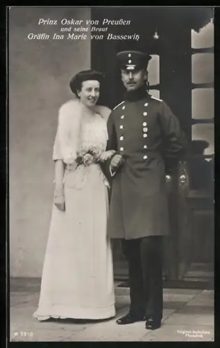 AK Prinz Oskar von Preussen und seine Braut, Gräfin Ina Marie von Bassewitz
