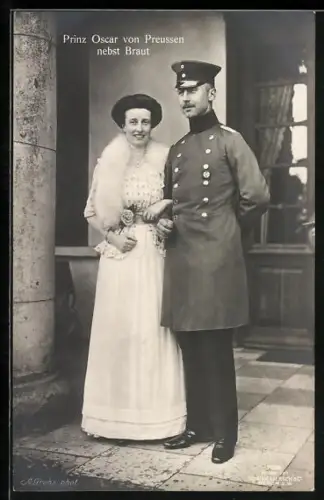 AK Prinz Oskar von Preussen mit seiner Braut