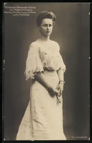 AK Prinzessin Alexandra Victoria von Holstein-Glücksburg, Braut von Prinz August Wilhelm von Preussen