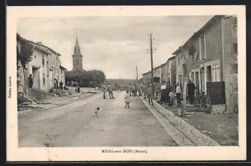 AK Menil-aux-Bois, Strassenpartie mit Einheimischen