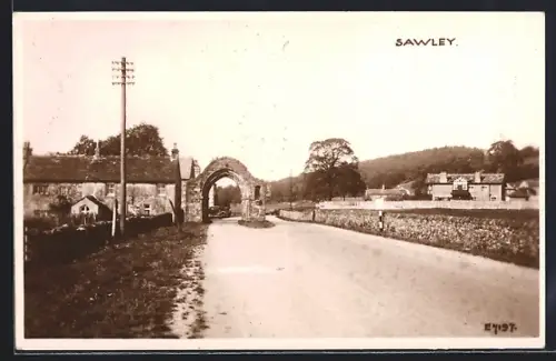 AK Sawley, Strassenpartie mit altem Torportal