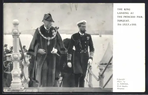 AK Torquay, The King landing at the Princess Pier 1910