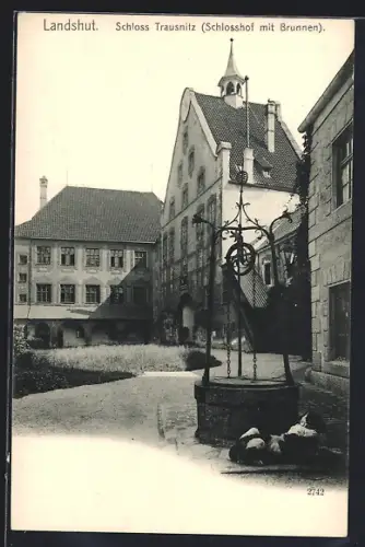 AK Landshut, Schloss Trausnitz, Schlosshof mit Brunnen