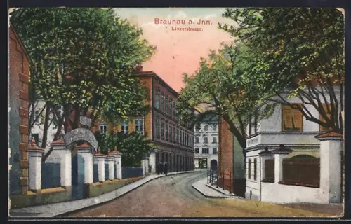 AK Braunau am Inn, Blick in die Linzerstrasse