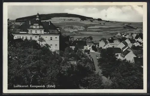 AK Kempenich /Eifel, Ortspartie mit Blick zum Berg