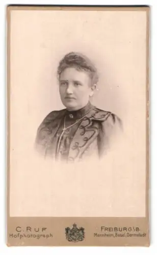 Fotografie C. Ruf, Freiburg i. B., Kaiserstrasse 5, Elise Jundt, geb. Buvelot
