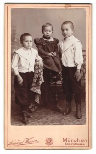 Fotografie Adalbert Werner, München, Elisenstrasse 7, Xale, Hanns und Rebs im Atelier
