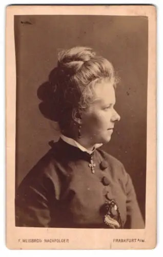 Fotografie F. Weisbrod Nachfolger, Frankfurt a. M., Bleichstrasse 70, Clara Finkenstadt im Profil
