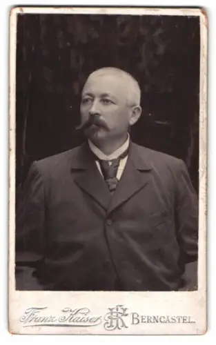 Fotografie Franz Kaiser, Berncastel, Porträt eines Herrn mit Schnurrbart