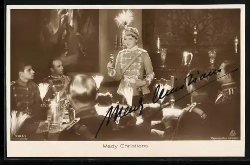 AK Schauspielerin Mady Christians in Uniform, Autograph