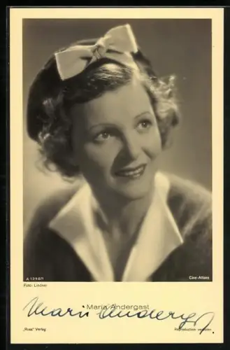 AK Schauspielerin Maria Andergast mit Schleife im Haar posierend, Autograph