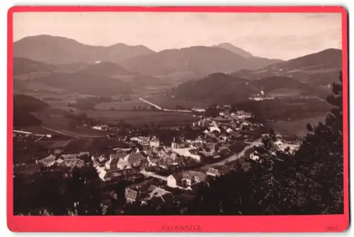 Fotografie Würthle & Spinnhirn, Salzburg, Ansicht Gloggnitz, Blick auf den Ort mit Bergpanorama