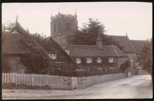 Fotografie unbekannter Fotograf, Ansicht Pangbourne / Berkshire, Pfarrkirche St. James
