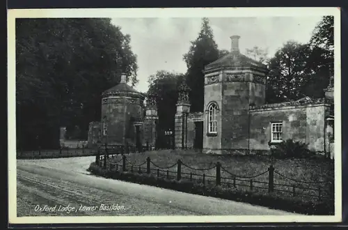 AK Lower Basildon, Oxford Lodge