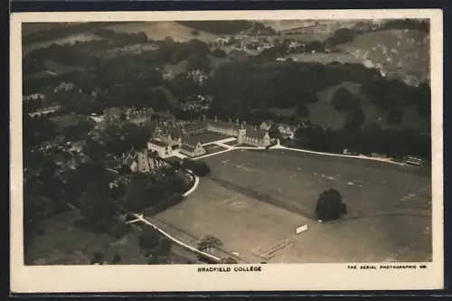 AK Bradfield, College, Fliegeraufnahme