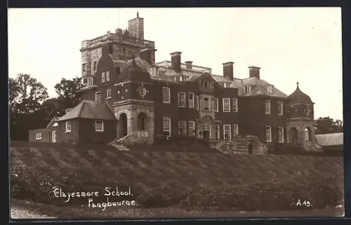 AK Pangbourne, Clayesmore School