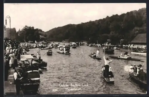 AK Maidenhead, Outside Boutter`s Lock