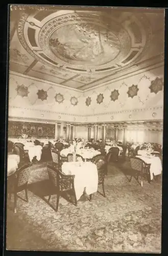 AK Passagierschiff Dampfer Albert Ballin der Hamburg-Amerika Linie, Speisesaal
