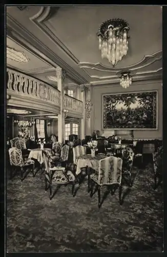 AK Passagierschiff New York, Hamburg-Amerika Linie, Blick in die Halle 1. Klasse