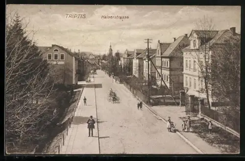 AK Triptis, Passanten in der Kaiserstrasse